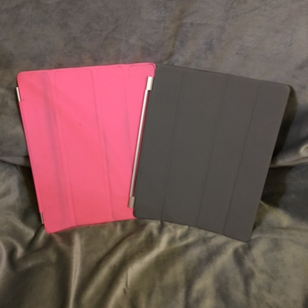 2 Apple iPad 2 Smart Cases